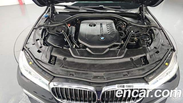 BMW 7 Series 2018 — ფოტო 6/20