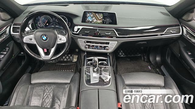 BMW 7 Series 2018 — ფოტო 7/20
