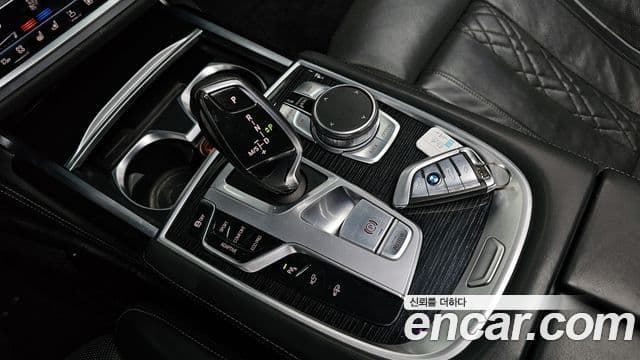 BMW 7 Series 2018 — ფოტო 9/20