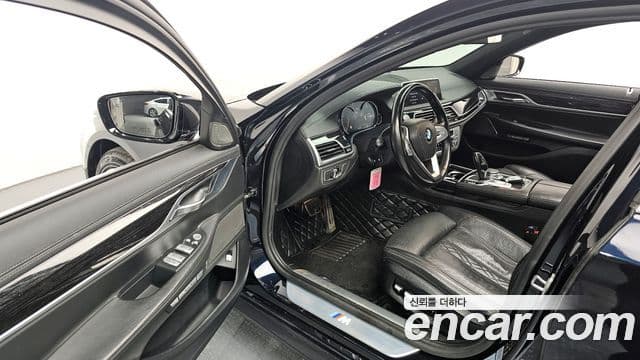 BMW 7 Series 2018 — ფოტო 10/20