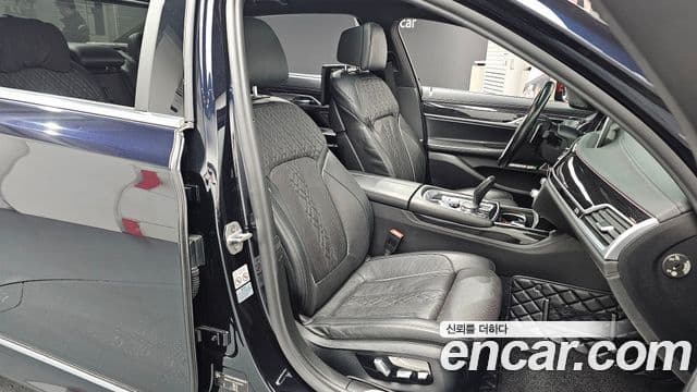 BMW 7 Series 2018 — ფოტო 12/20