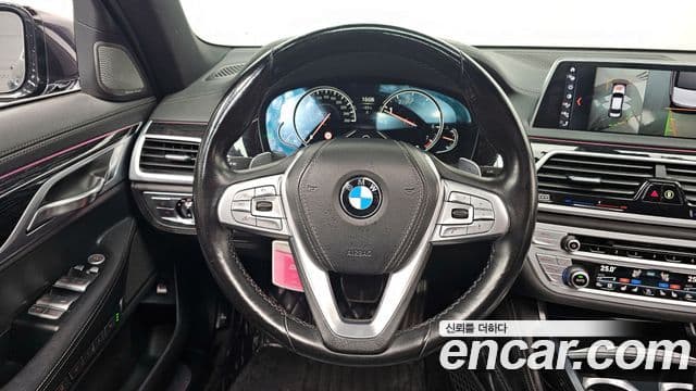 BMW 7 Series 2018 — ფოტო 13/20