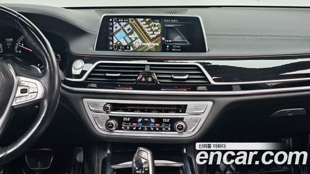 BMW 7 Series 2018 — ფოტო 19/20