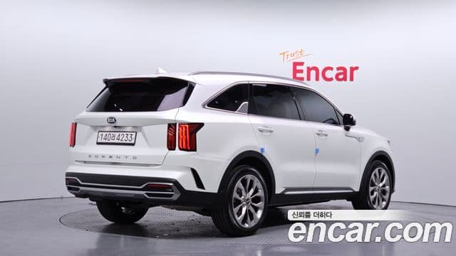 Kia Sorento 2021 — ფოტო 2/20