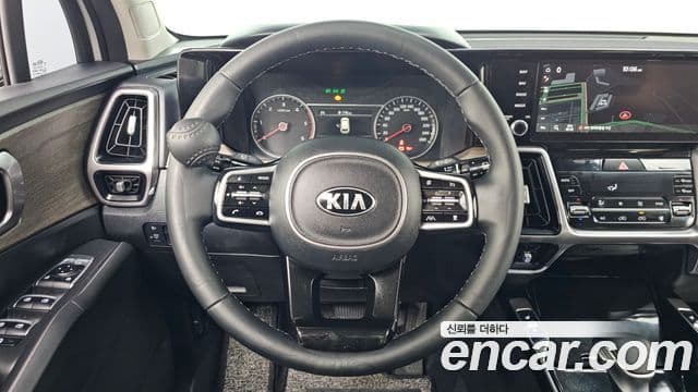 Kia Sorento 2021 — ფოტო 14/20