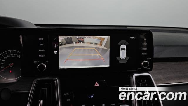 Kia Sorento 2021 — ფოტო 16/20