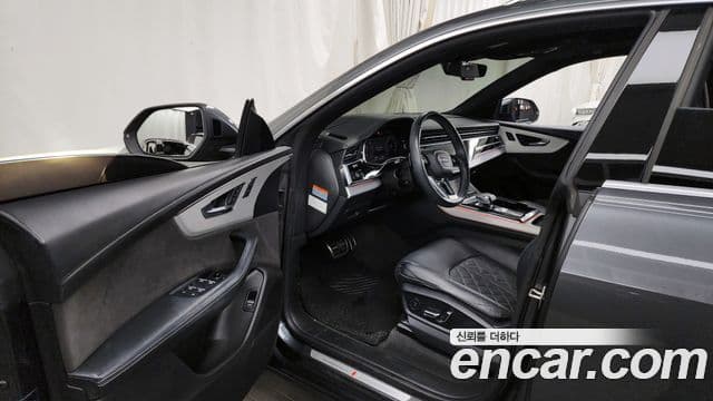 Audi Q7 2020 — ფოტო 10/20