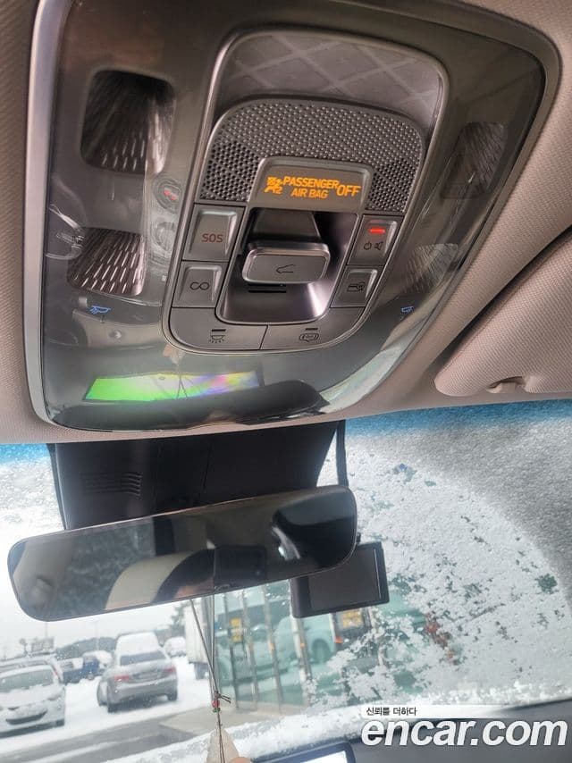 Genesis GV70 2021 — ფოტო 15/16