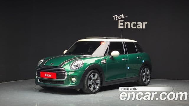 Mini Cooper 2019 — ფოტო 1/20