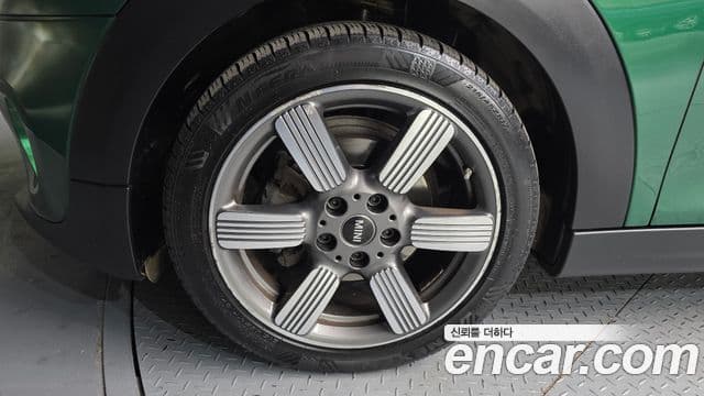 Mini Cooper 2019 — ფოტო 5/20