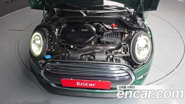 Mini Cooper 2019 — ფოტო 6/20