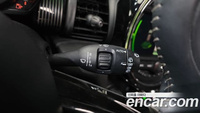 Mini Cooper 2019 — ფოტო 16/20
