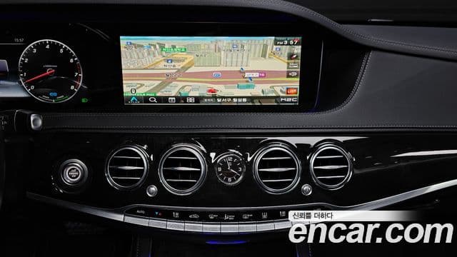 Mercedes-Benz S-Class 2020 — Photo 18/20