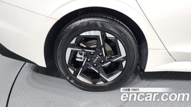 Kia K5 2024 — ფოტო 4/20