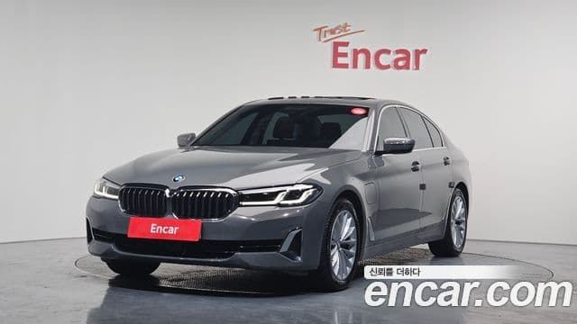 BMW 5 Series 2020 — ფოტო 1/20