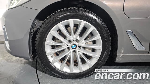 BMW 5 Series 2020 — ფოტო 5/20