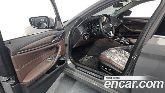 BMW 5 Series 2020 — ფოტო 10/20