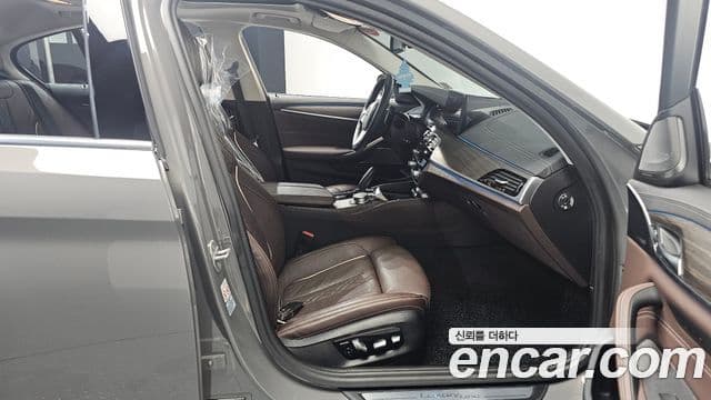 BMW 5 Series 2020 — ფოტო 11/20