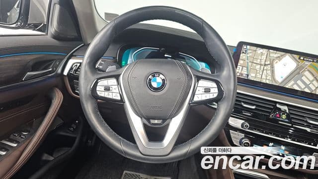 BMW 5 Series 2020 — ფოტო 13/20