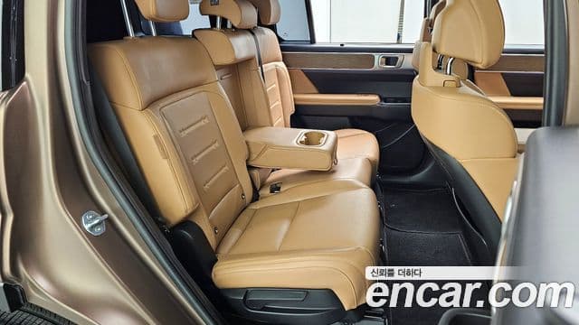 Hyundai Santa Fe 2024 — Photo 8/20