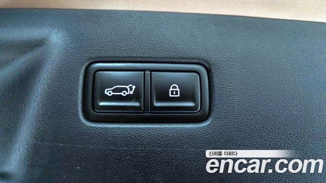 Hyundai Santa Fe 2024 — Photo 18/20