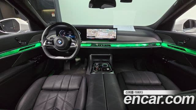 BMW 7 Series 2023 — ფოტო 7/20