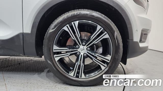 Volvo XC40 2021 — Şəkil 5/20