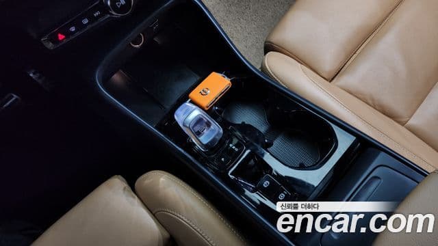 Volvo XC40 2021 — Şəkil 9/20