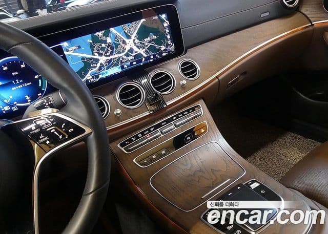 Mercedes-Benz E-Class 2023 — Şəkil 14/20
