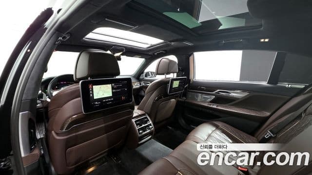 BMW 7 Series 2021 — Şəkil 19/20
