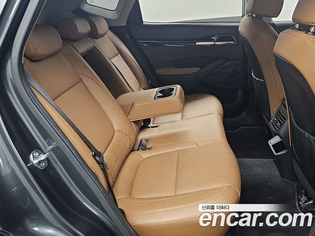 Kia Seltos 2023 — фото 12 из 20