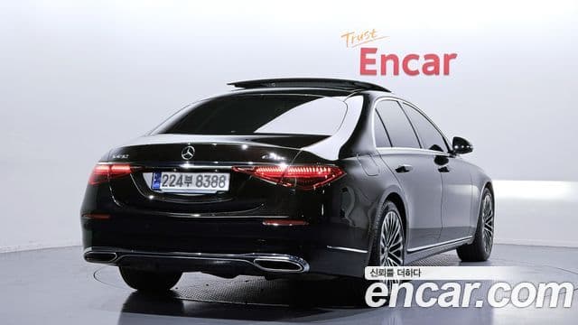 Mercedes-Benz S-Class 2023 — Photo 14/20
