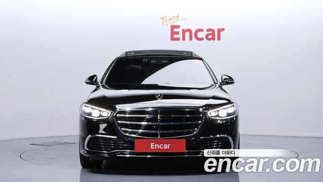 Mercedes-Benz S-Class 2023 — Photo 8/20