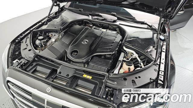 Mercedes-Benz S-Class 2023 — Photo 13/20