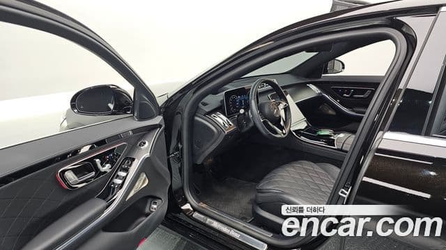 Mercedes-Benz S-Class 2023 — Photo 5/20