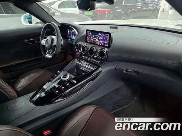 Mercedes-Benz AMG GT 2020 — Photo 15/17
