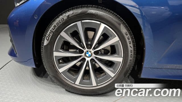 BMW 3 Series 2022 — ფოტო 5/20