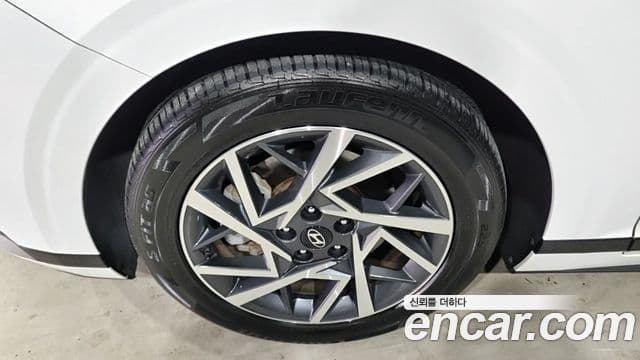 Hyundai Grandeur 2023 — ფოტო 4/18