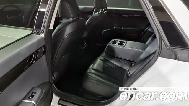 Hyundai Grandeur 2023 — ფოტო 11/18