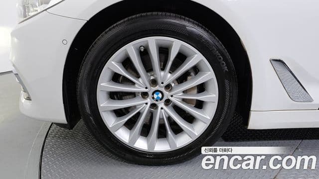 BMW 5 Series 2018 — Photo 4/20