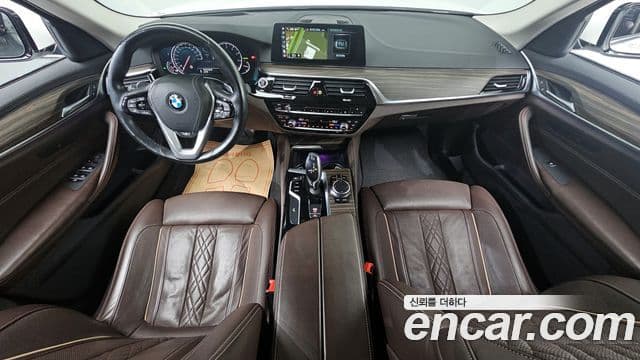 BMW 5 Series 2018 — Photo 18/20