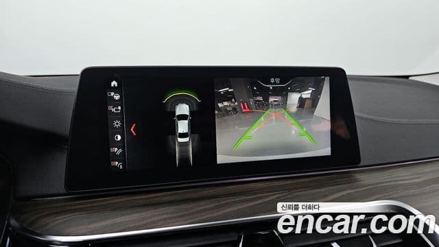 BMW 5 Series 2018 — Photo 1/20