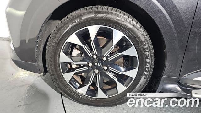 Kia Carnival 2021 — ფოტო 5/20