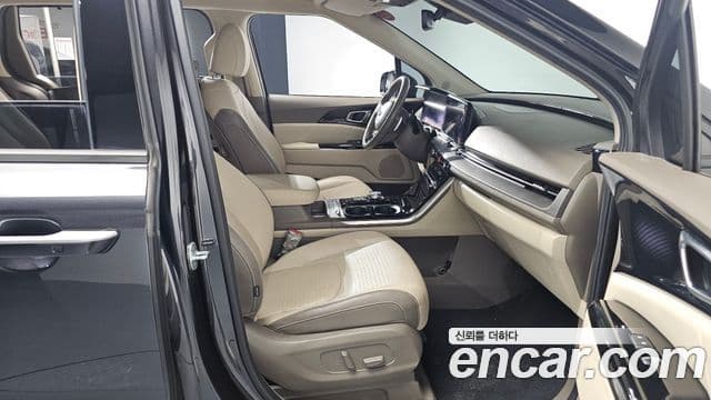 Kia Carnival 2021 — ფოტო 11/20