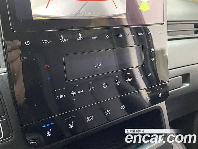 Hyundai Staria 2023 — ფოტო 17/20