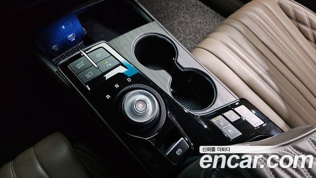 Kia K8 2023 — Photo 8/20