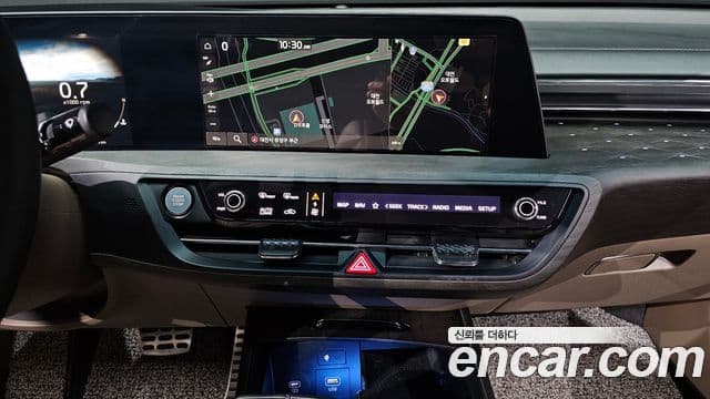 Kia K8 2023 — Photo 10/20