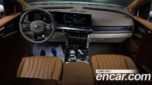 Kia Carnival 2021 — ფოტო 7/20