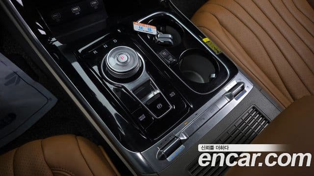 Kia Carnival 2021 — ფოტო 9/20
