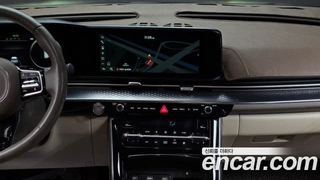 Kia Carnival 2021 — ფოტო 14/20